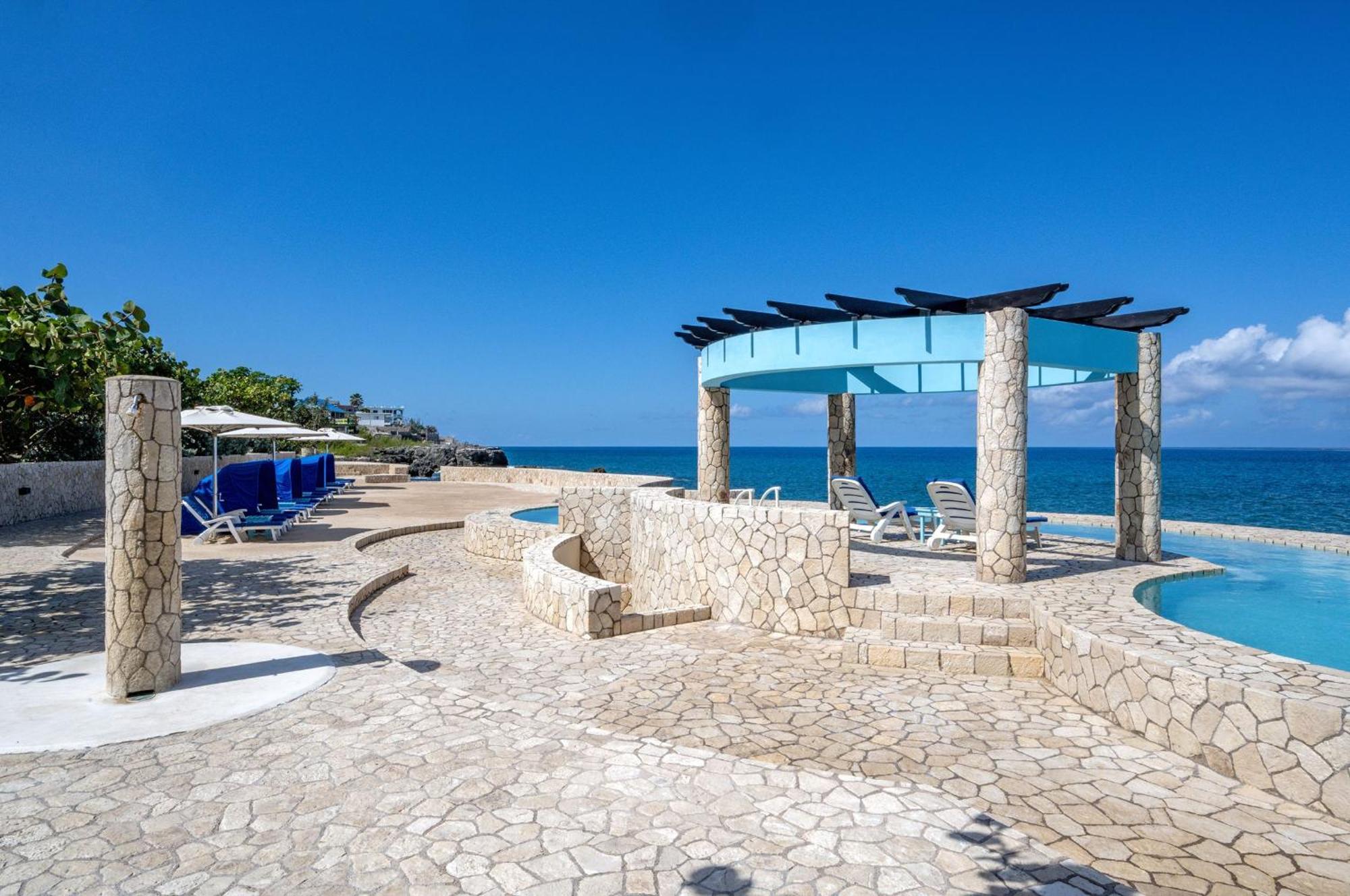 Ocean Cliff Hotel Negril Limited - Adults Only Bagian luar foto