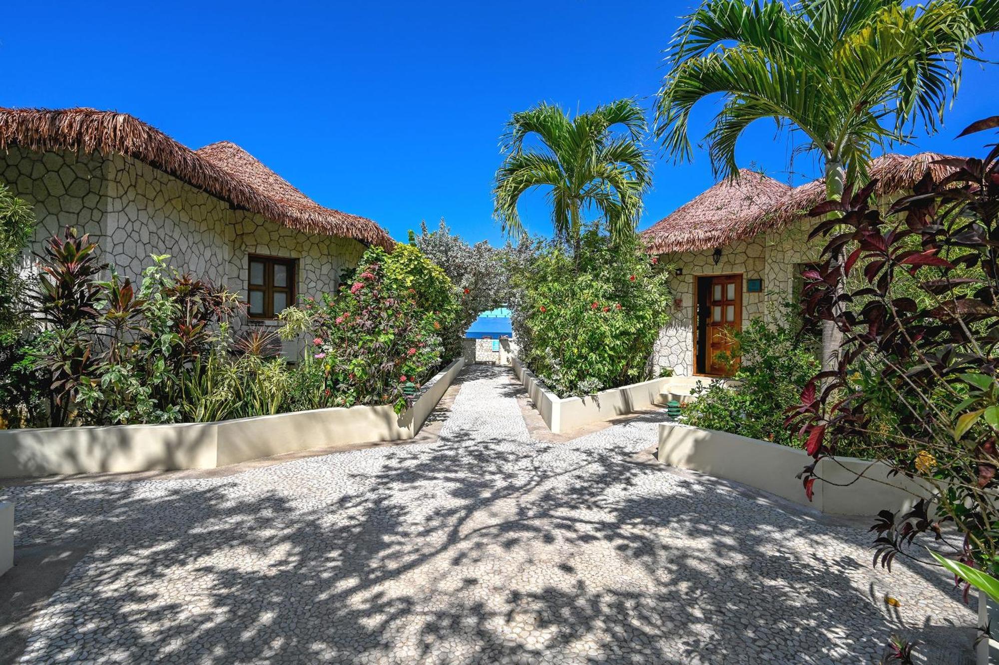 Ocean Cliff Hotel Negril Limited - Adults Only Bagian luar foto