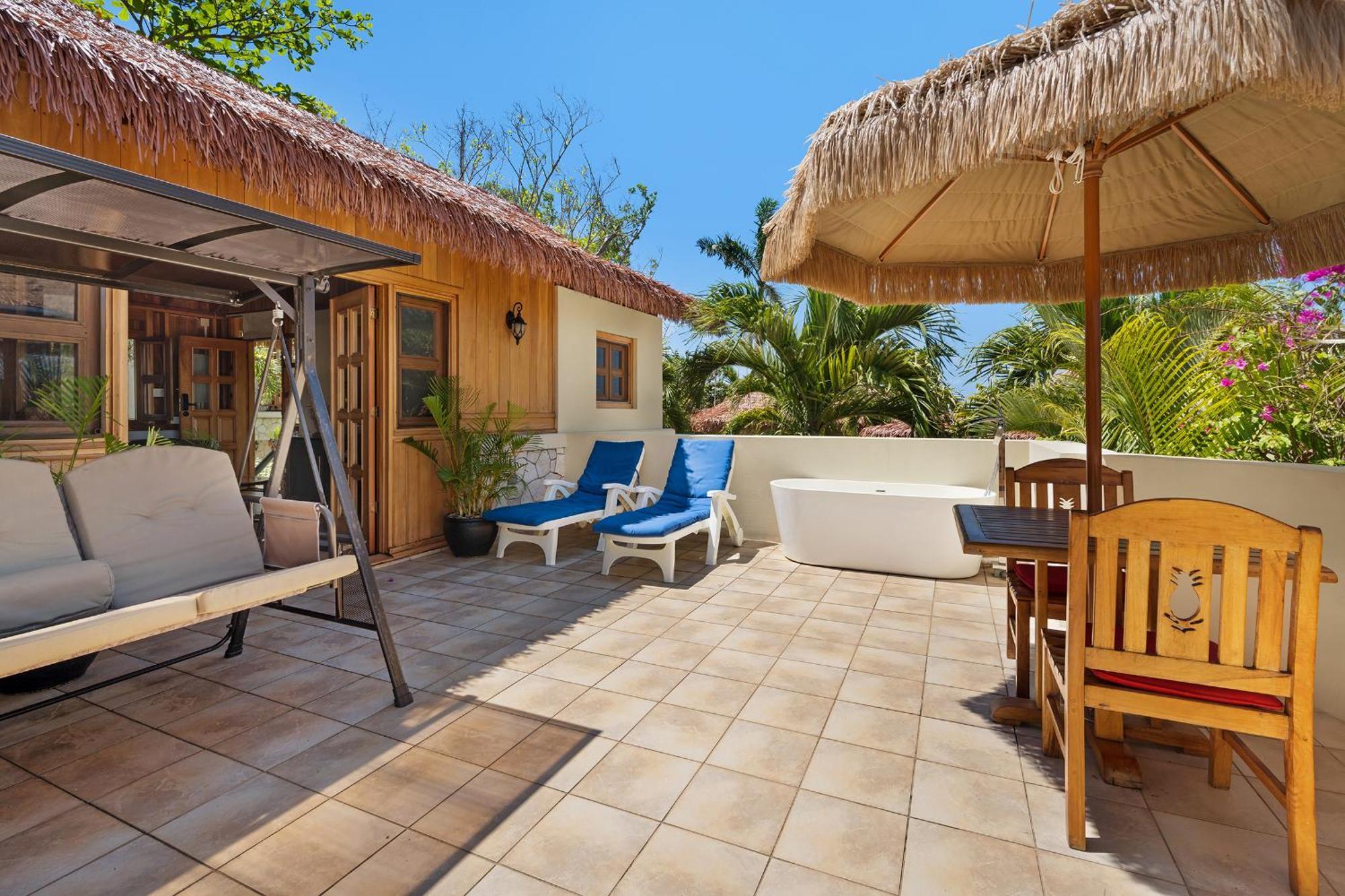 Ocean Cliff Hotel Negril Limited - Adults Only Bagian luar foto