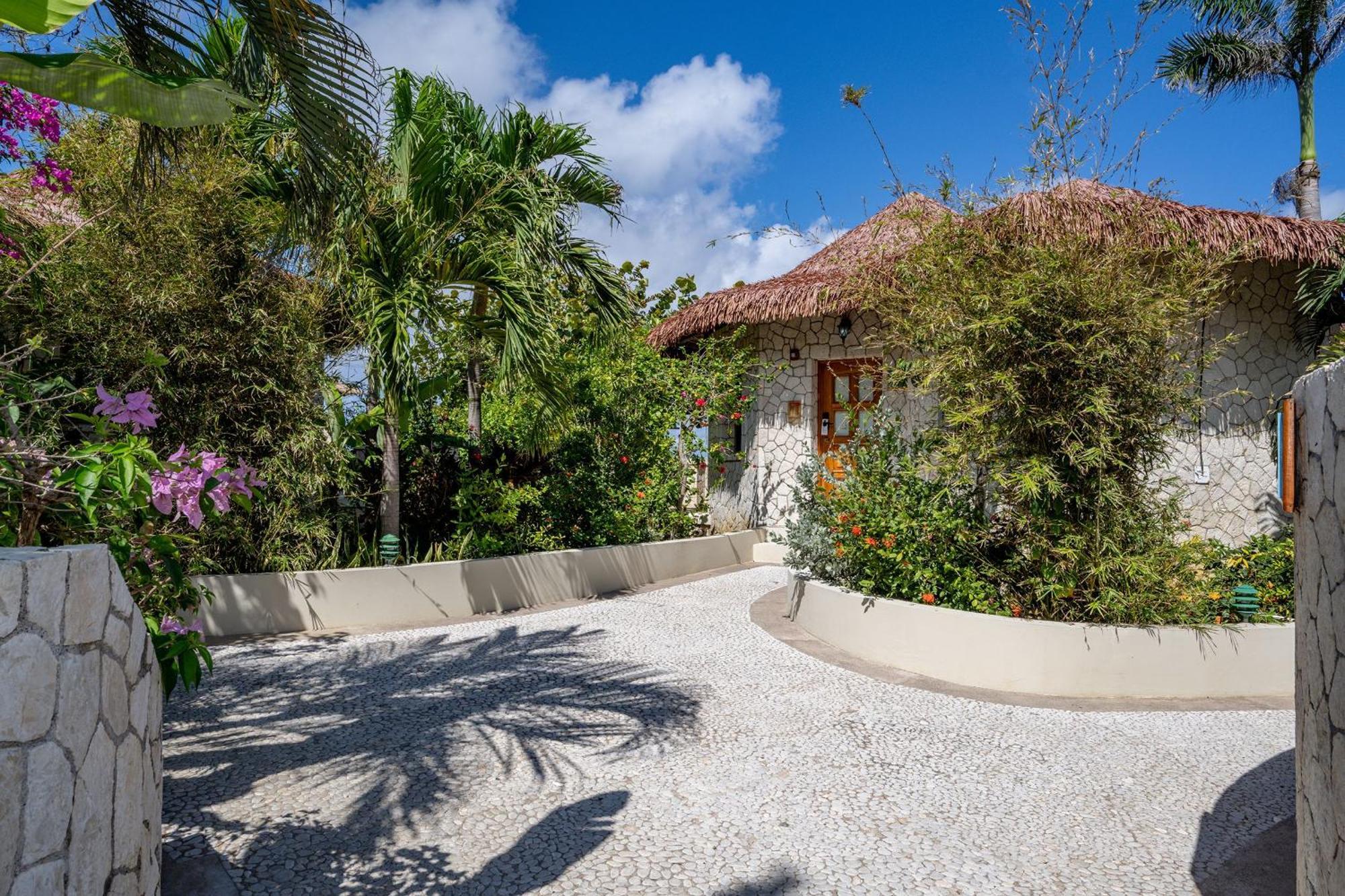 Ocean Cliff Hotel Negril Limited - Adults Only Bagian luar foto